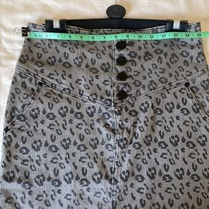 PENCIL High-waisted skirt Retro 50’s w/ 90’s flair EU 38/UK 10/US equivalent 2-4